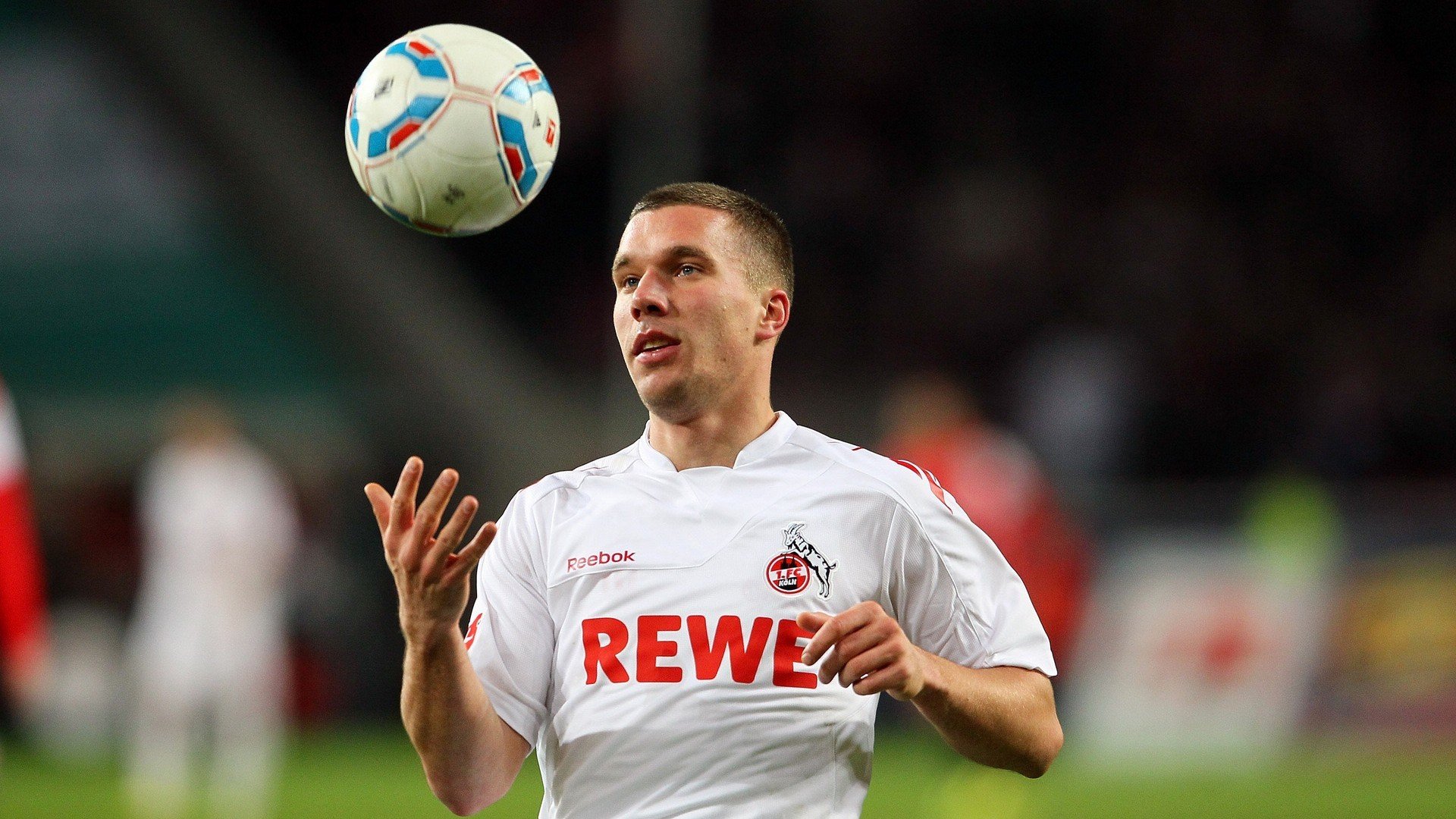 揭秘C罗回归曼联的背后:滕哈赫的更衣室密码被破解,5大证据揭晓